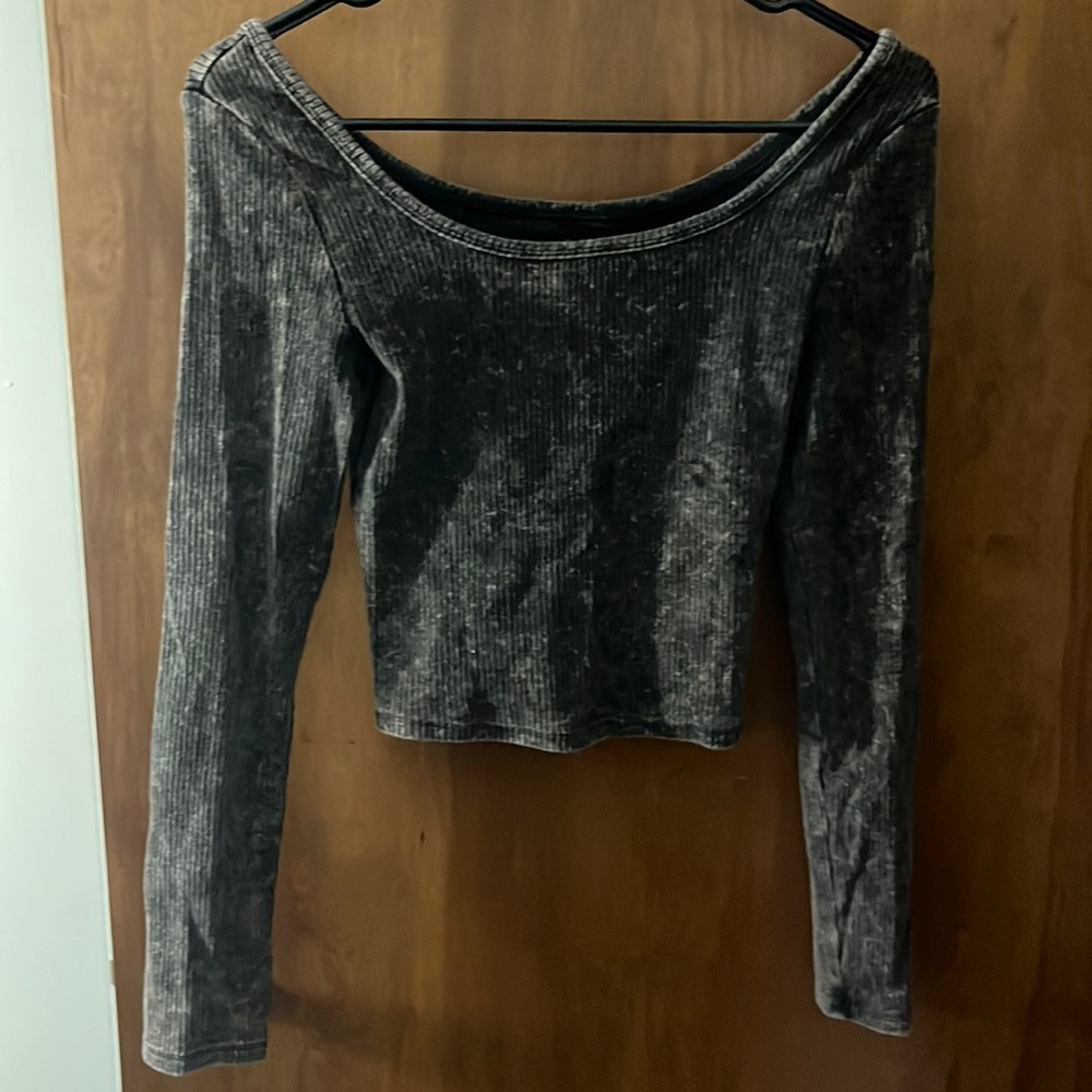 Long sleeve wide collar shirt